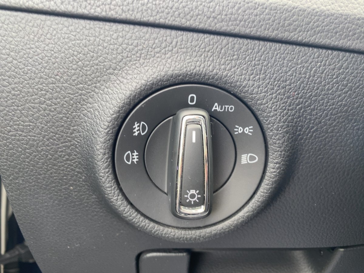 Skoda Superb Combi 1.5 TSI ACT Style CAM*LED*NAVI*SHZ