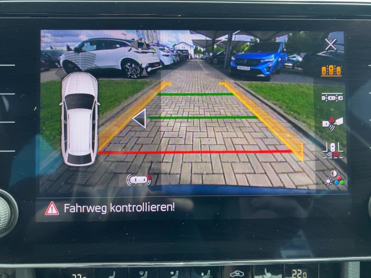 Skoda Superb Combi 1.5 TSI ACT Style CAM*LED*NAVI*SHZ