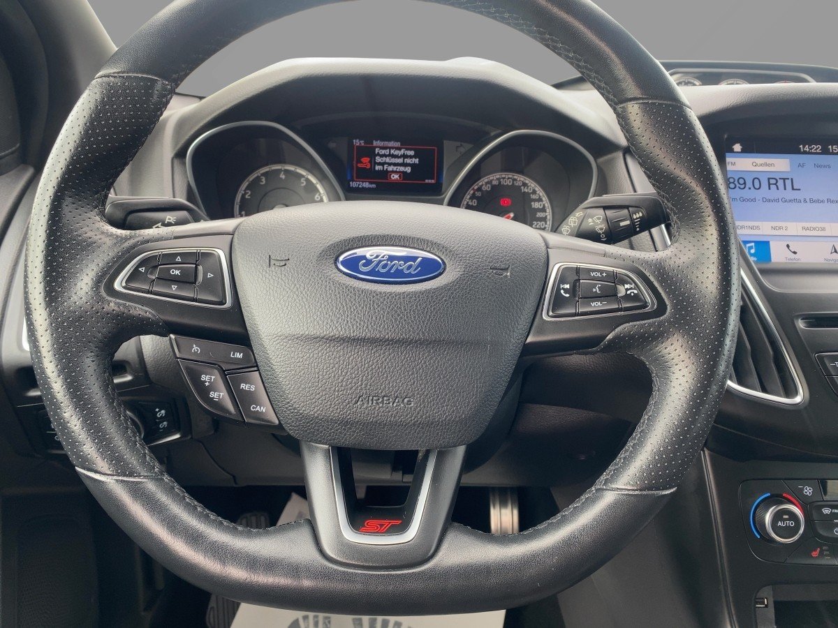 Ford Focus Turnier 2.0 EcoBoost CAM*LED*NAVI*SHZ*SYNC