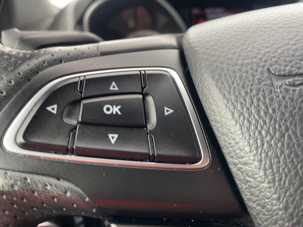 Ford Focus Turnier 2.0 EcoBoost CAM*LED*NAVI*SHZ*SYNC