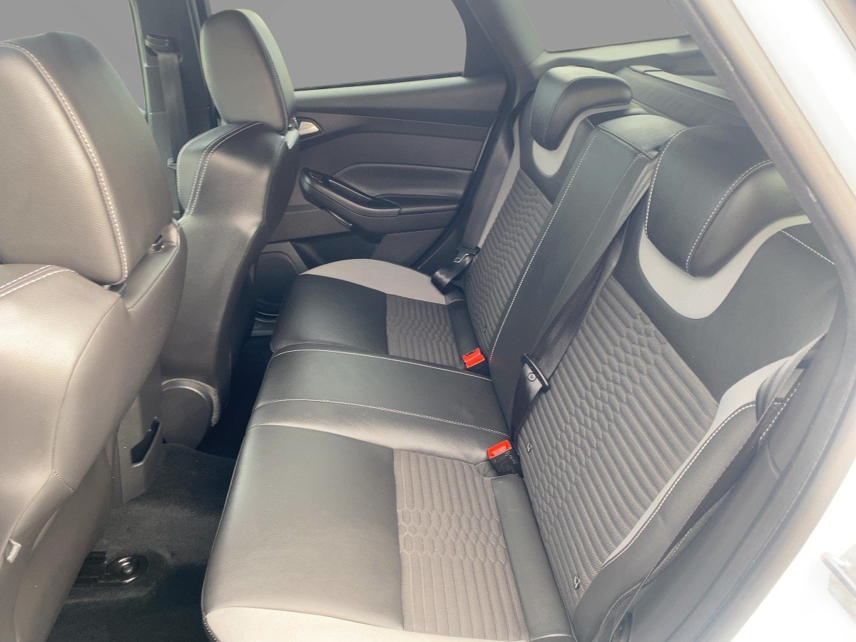 Ford Focus Turnier 2.0 EcoBoost CAM*LED*NAVI*SHZ*SYNC