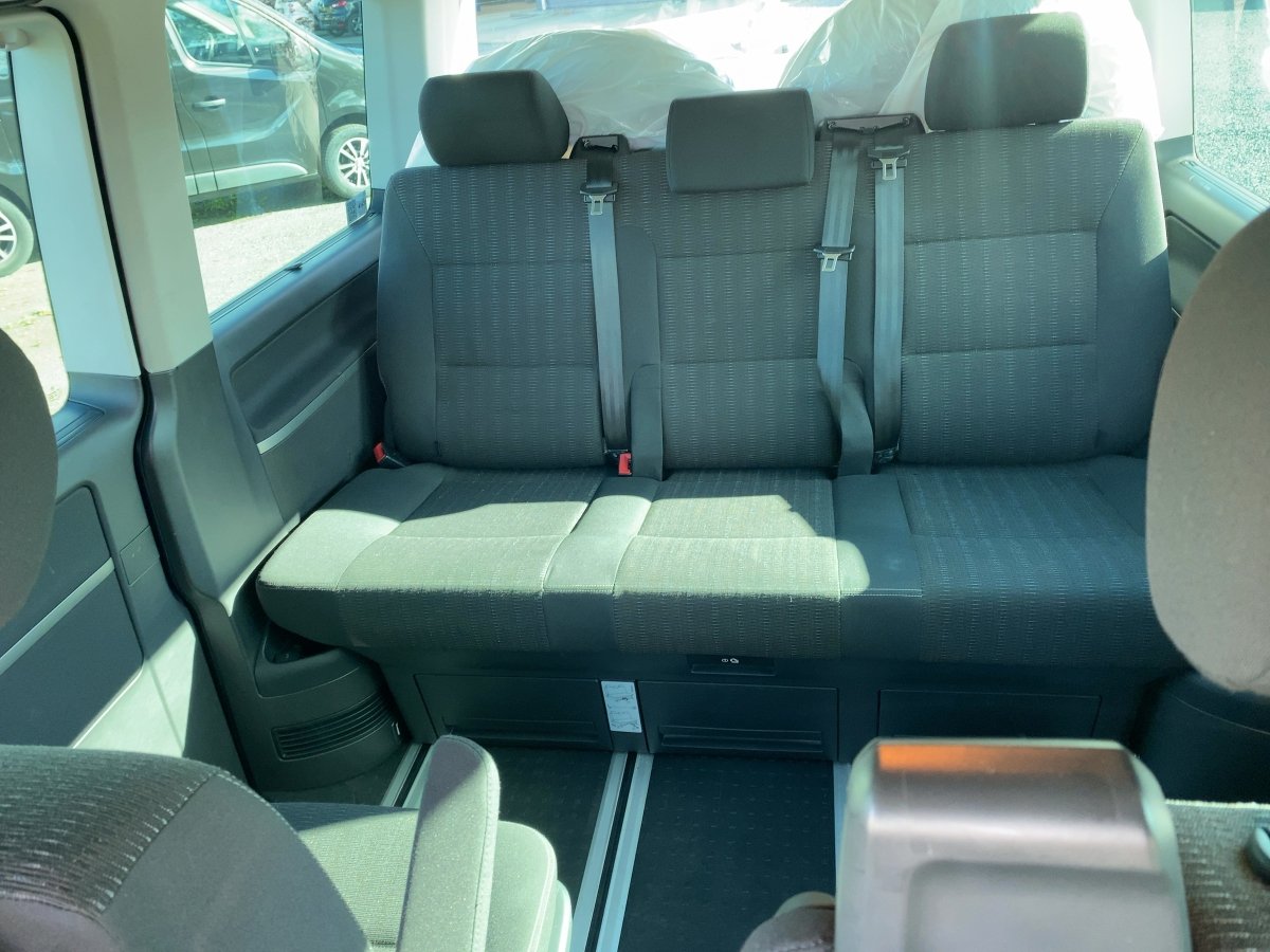 Volkswagen T6 Transporter Bus 2.0 TDI Multivan FWD Comfortline