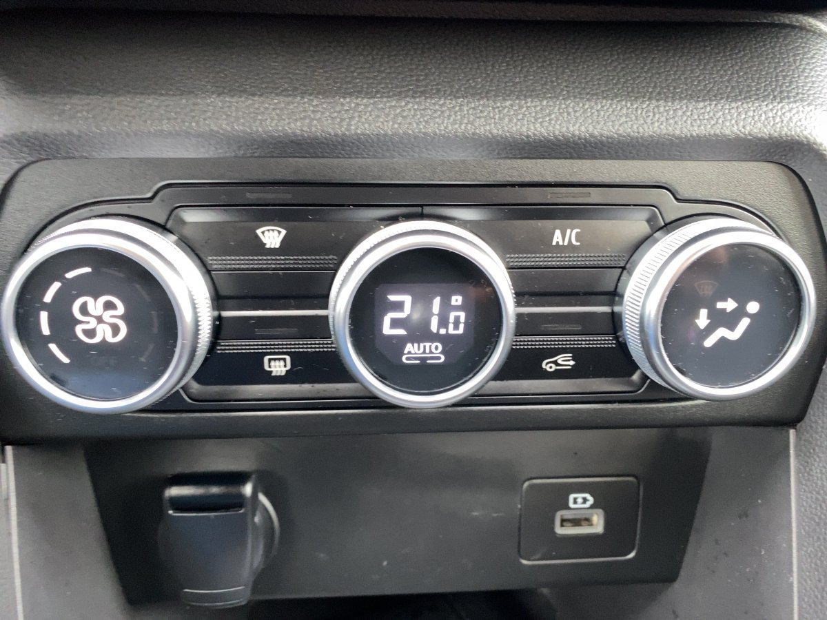 Dacia Jogger TCe 110 Extreme+ *7-Sitzer*Navi*Kamera*