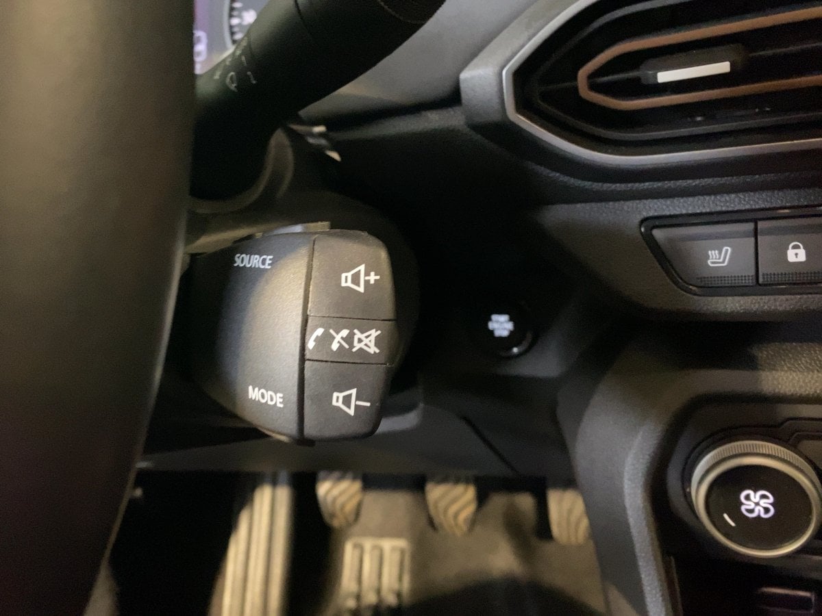 Dacia Jogger 1.0 TCe 100 ECO-G Extreme+ AHK*LED*NAVI