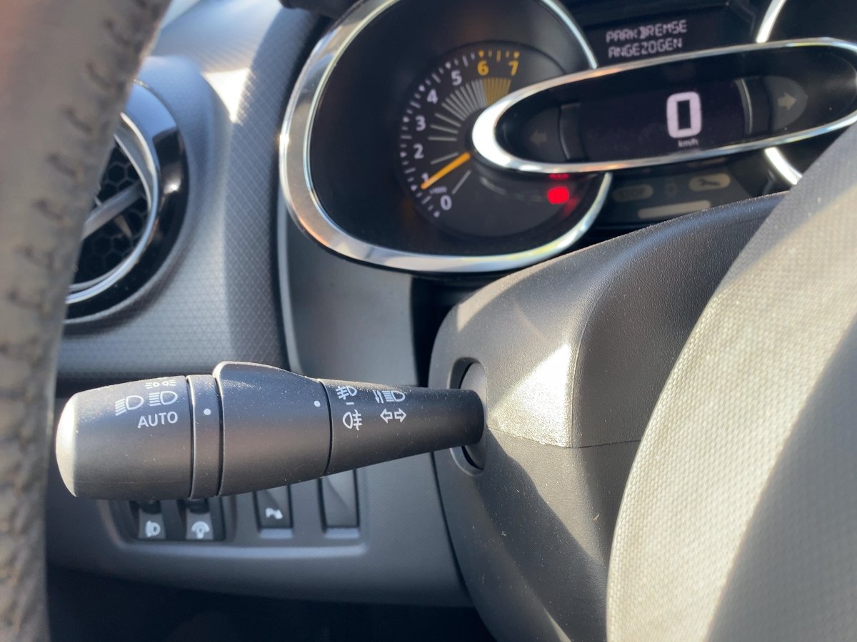 Renault Clio IV 1.2 16V 75 Dynamique LED*NAVI*PDC*KlimaA