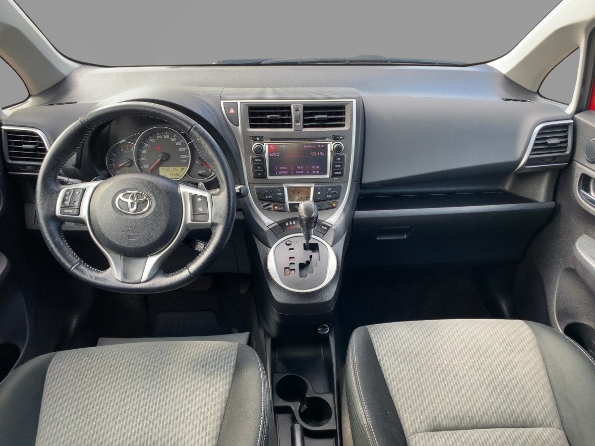 Toyota Verso-S 1.3 Club CAM*LED*AUT*Kam.*KeyLess*KlimaA