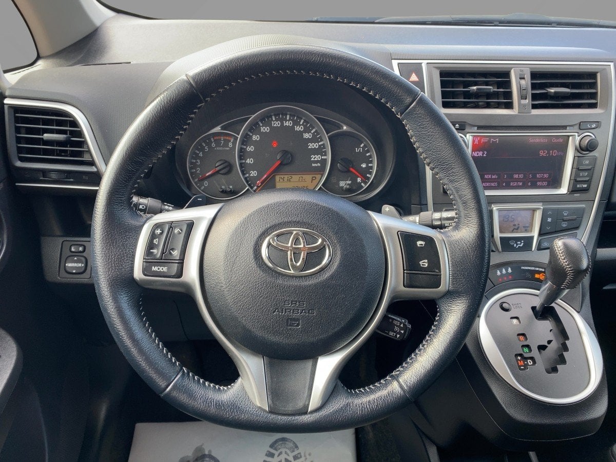 Toyota Verso-S 1.3 Club CAM*LED*AUT*Kam.*KeyLess*KlimaA