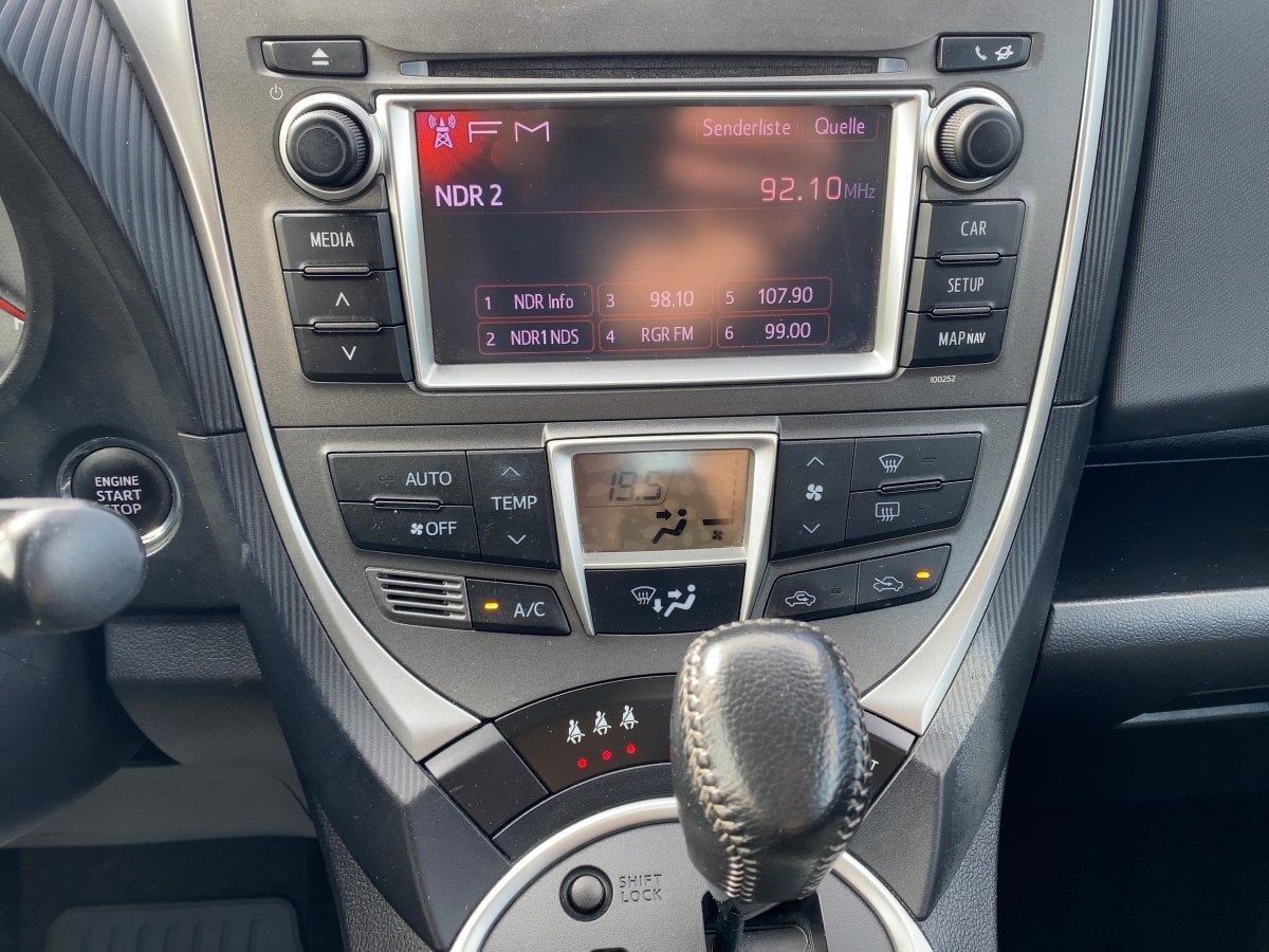 Toyota Verso-S 1.3 Club CAM*LED*AUT*Kam.*KeyLess*KlimaA