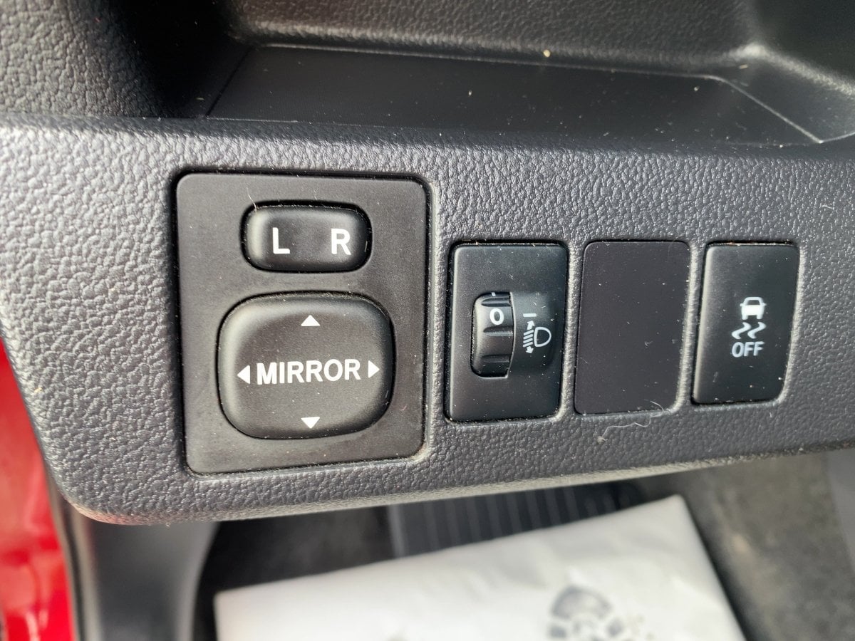 Toyota Verso-S 1.3 Club CAM*LED*AUT*Kam.*KeyLess*KlimaA