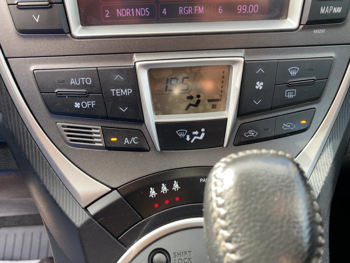 Toyota Verso-S 1.3 Club CAM*LED*AUT*Kam.*KeyLess*KlimaA