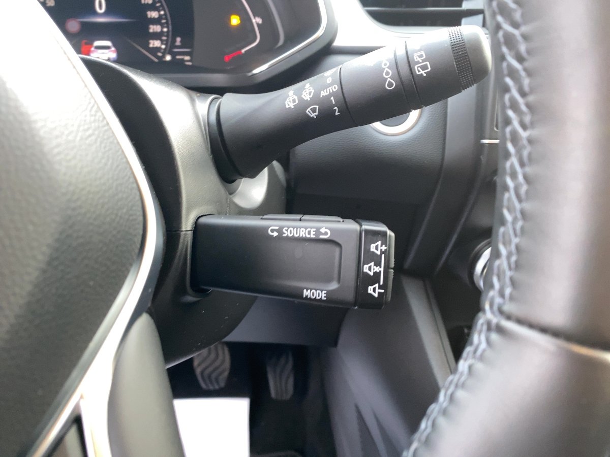 Renault Captur TCe 140 Techno *Navi*CarPlay*Kamera*