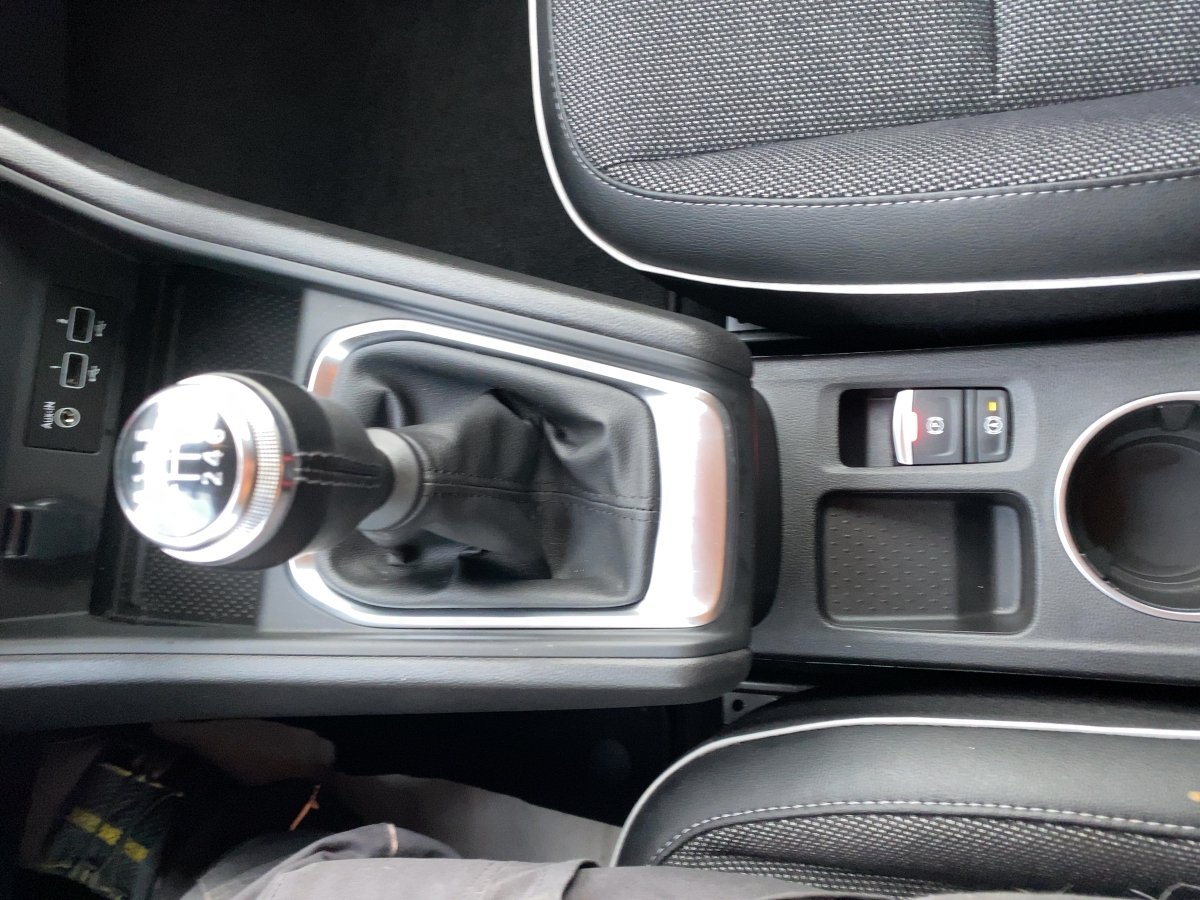Renault Captur TCe 140 Techno *Navi*CarPlay*Kamera*