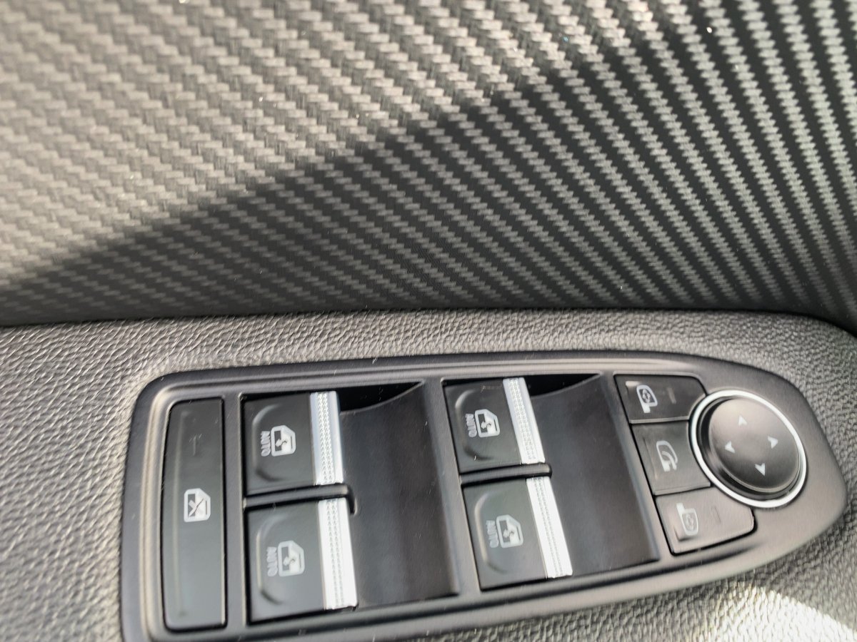 Renault Captur II 1.3 TCe 140 GPF R.S. Line LED*KONTRAST