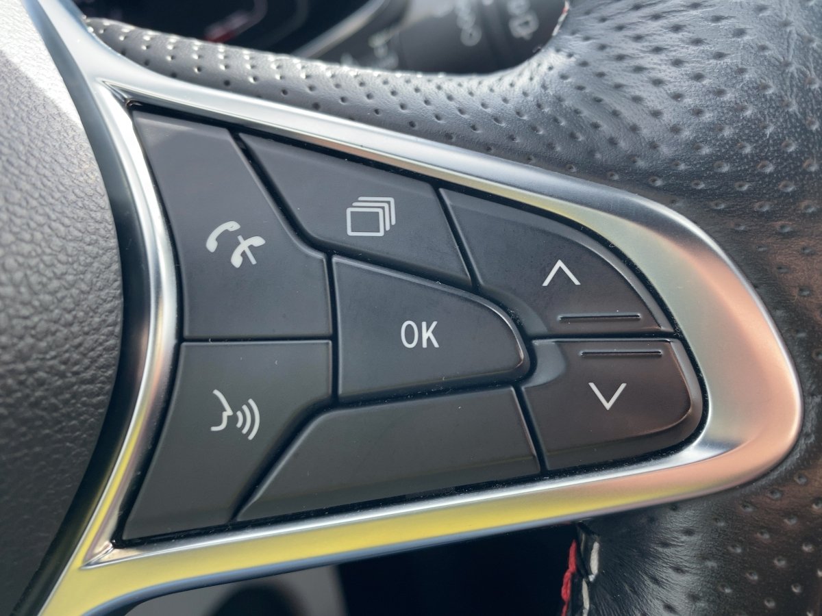 Renault Captur II 1.3 TCe 140 GPF R.S. Line LED*KONTRAST
