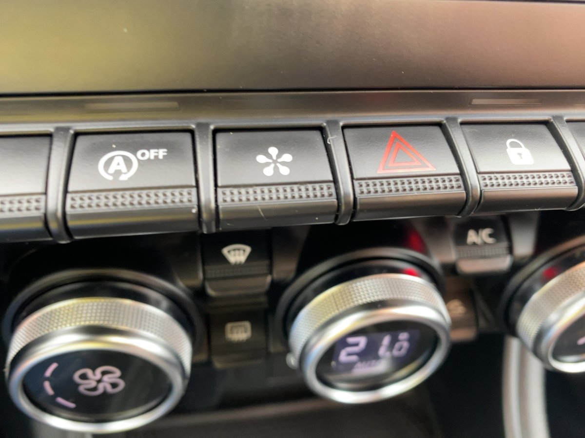 Renault Captur II 1.3 TCe 140 GPF R.S. Line LED*KONTRAST