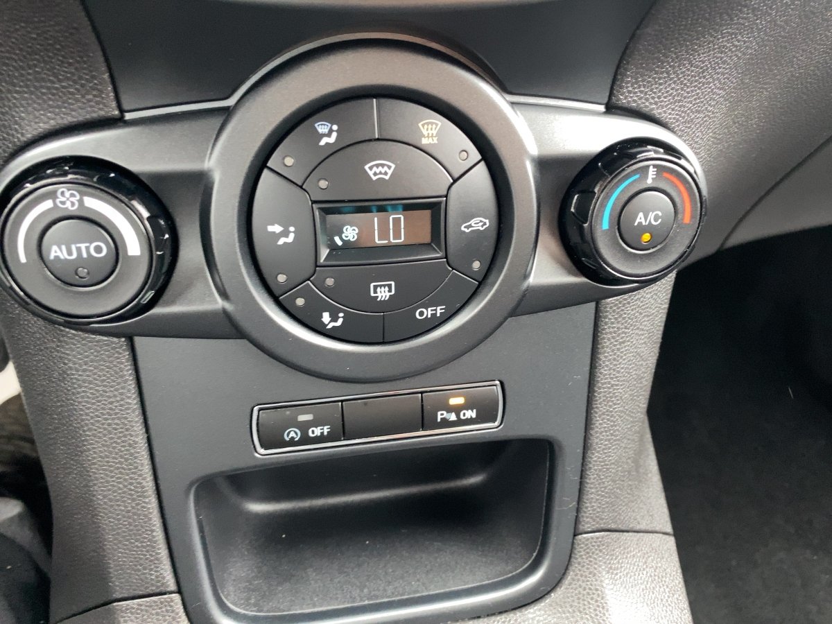 Ford Fiesta 1.0 EcoBoost Celebration LED*NAVI*SYNC