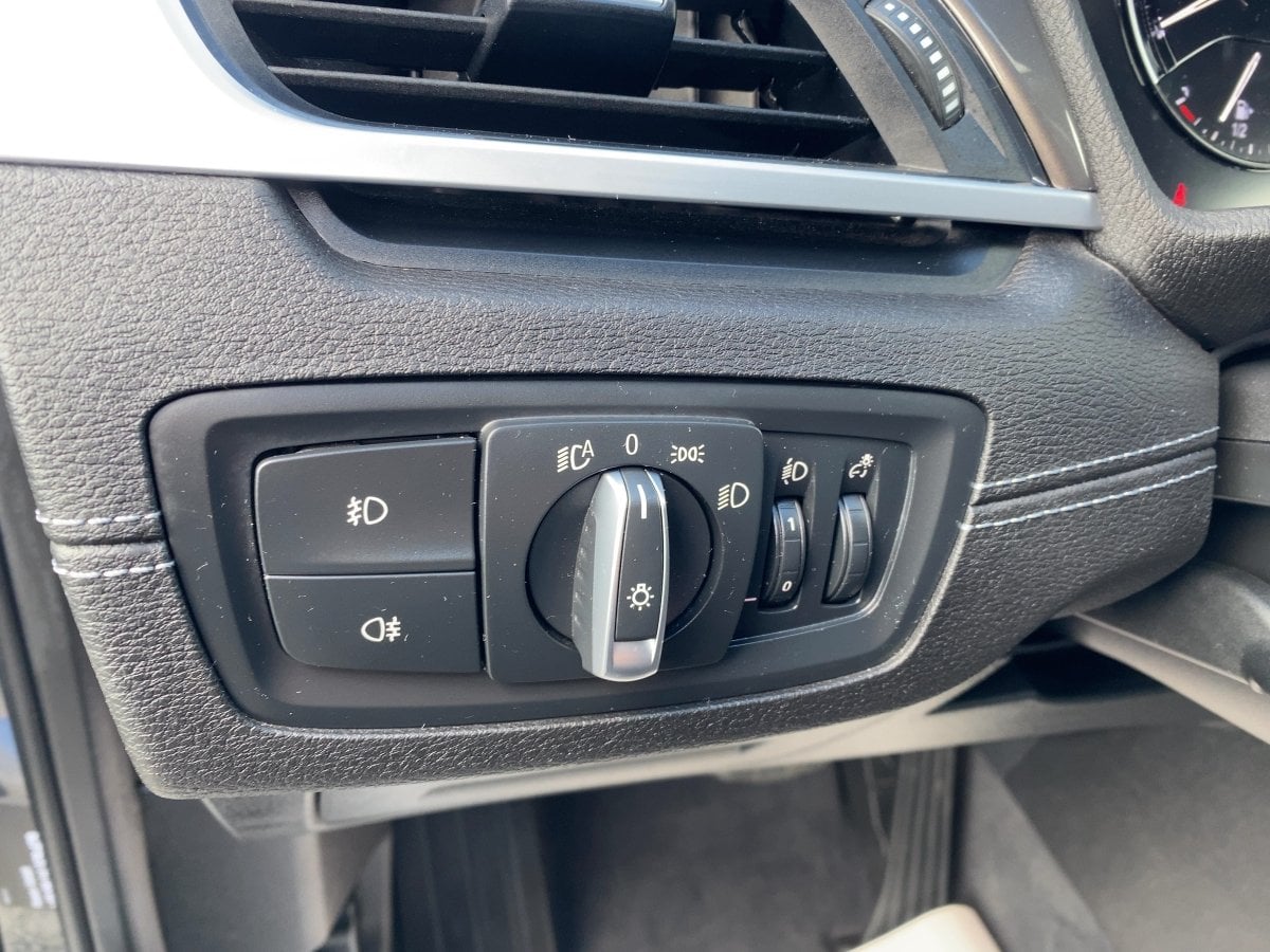 BMW X1 sDrive 18i  xLine CAM*LED*NAVI*SHZ*2xKlima*LM