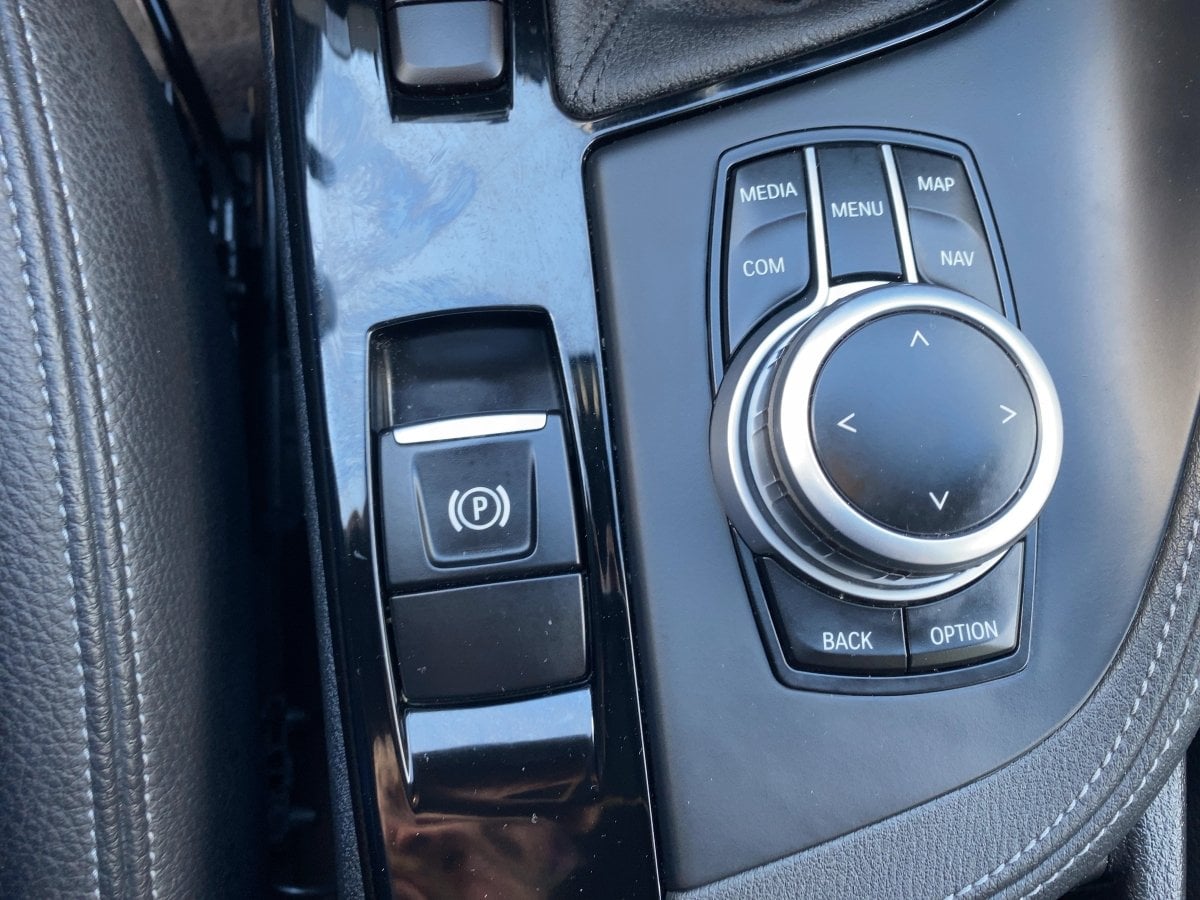 BMW X1 sDrive 18i  xLine CAM*LED*NAVI*SHZ*2xKlima*LM