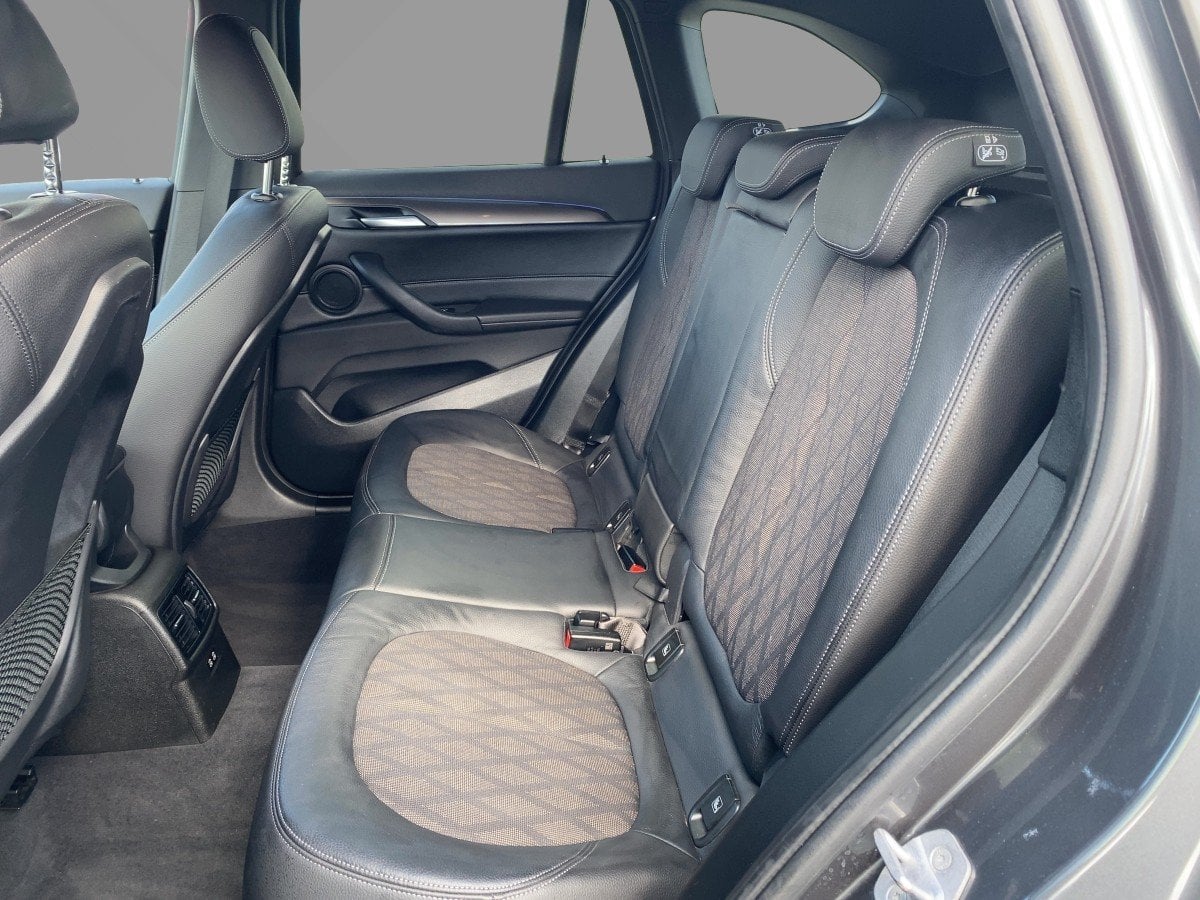 BMW X1 sDrive 18i  xLine CAM*LED*NAVI*SHZ*2xKlima*LM
