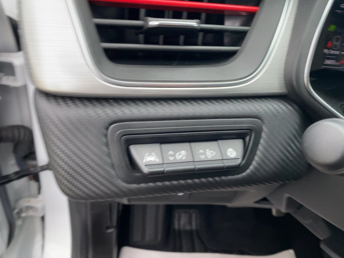 Renault Captur II 1.3 TCe 140 GPF R.S. Line LED*NAVI*SHZ